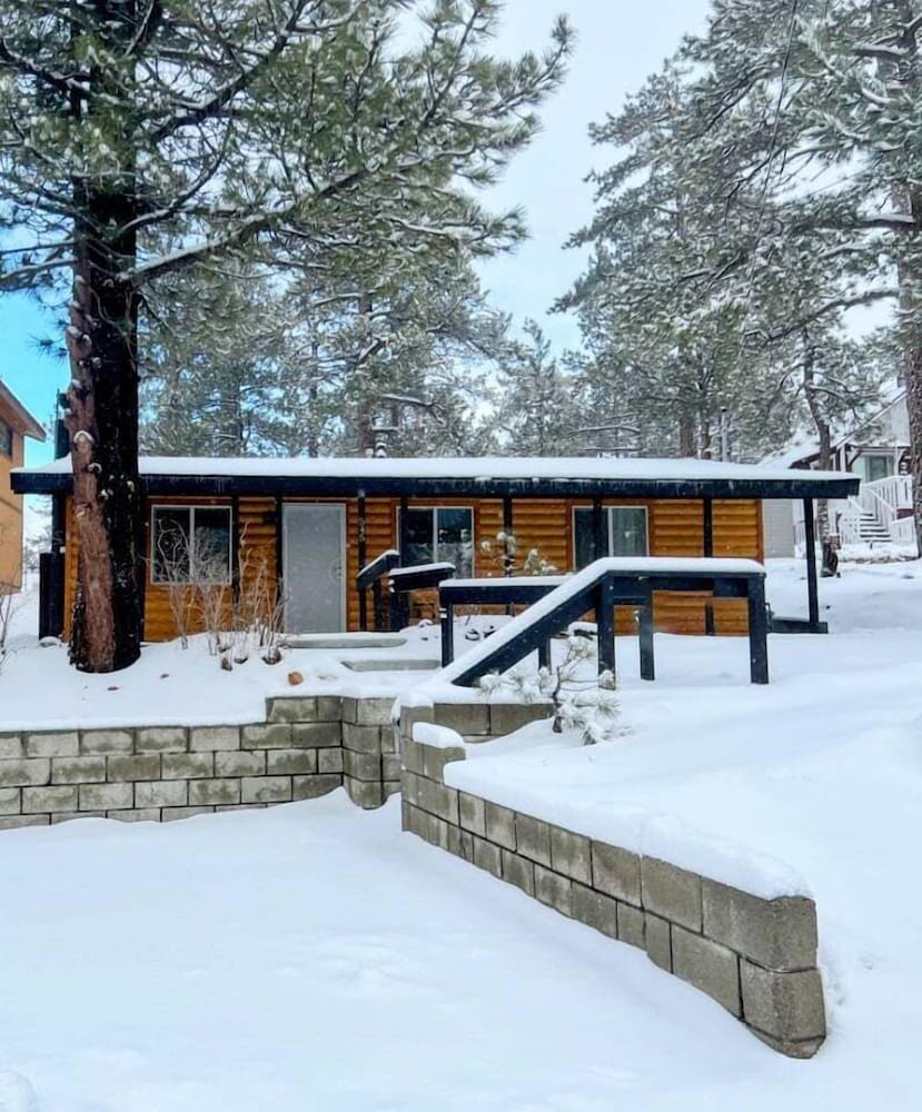 Bear Paw Cabin view 5