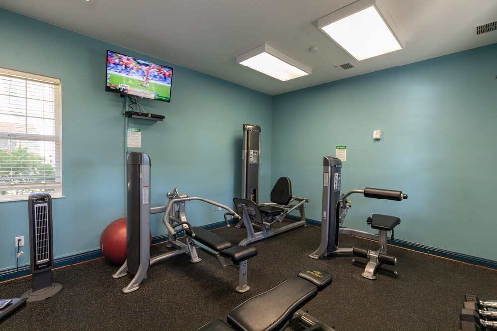 Beautiful Resort - AC - Walk to Beach & Restaurants - Vrkcv