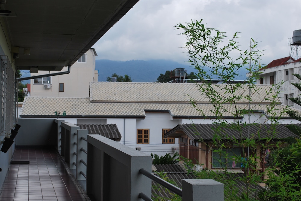 Baan JaJa Guesthouse