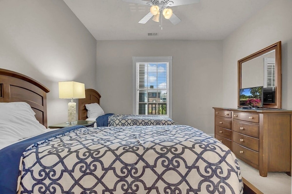 Magnolia Pointe Luster Leaf 4890-301 3 Bedroom Condo
