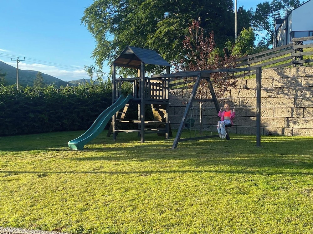 Mountain View Retreat in Rostrevor With hot Tub