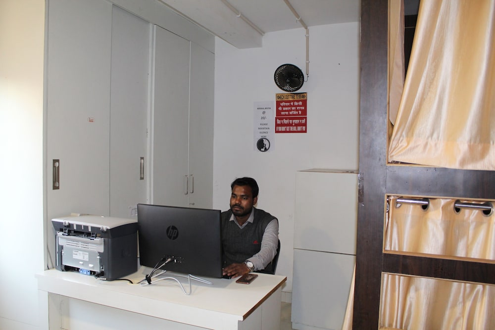 Paradise AC Dormitory