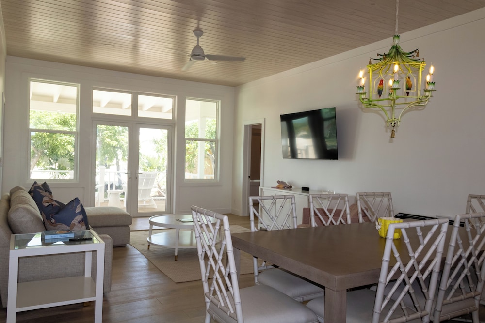 Kalopsia Seaside Villas & Marina