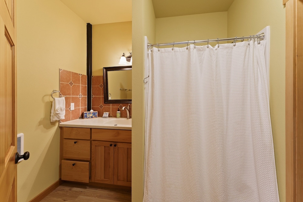 High Lowe 4 Bedroom Home