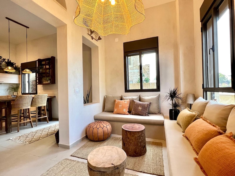 Stylish Patio Duplex by Sea N' Rent
