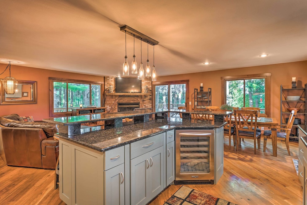 Lake Geneva Vacations - Lake Geneva Getaway w/ Fire Pit: Near Golf - Property Image 13