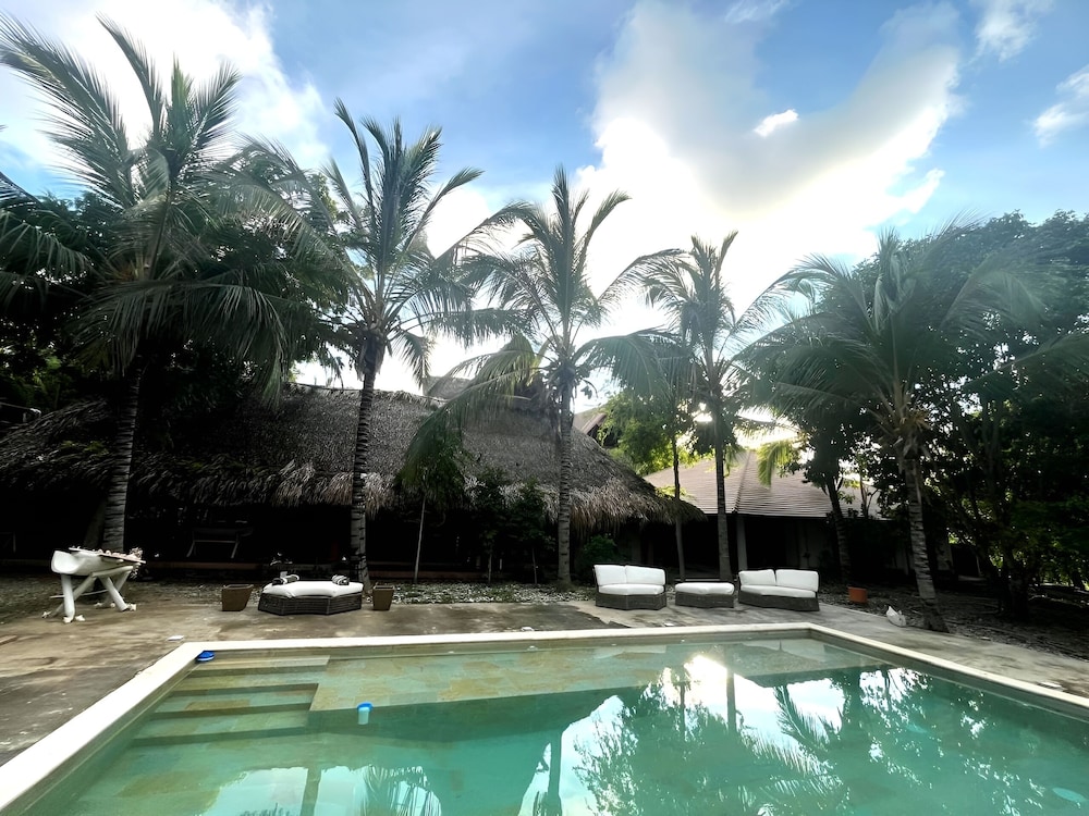 Mahanaim Beach House 20 min from CTG