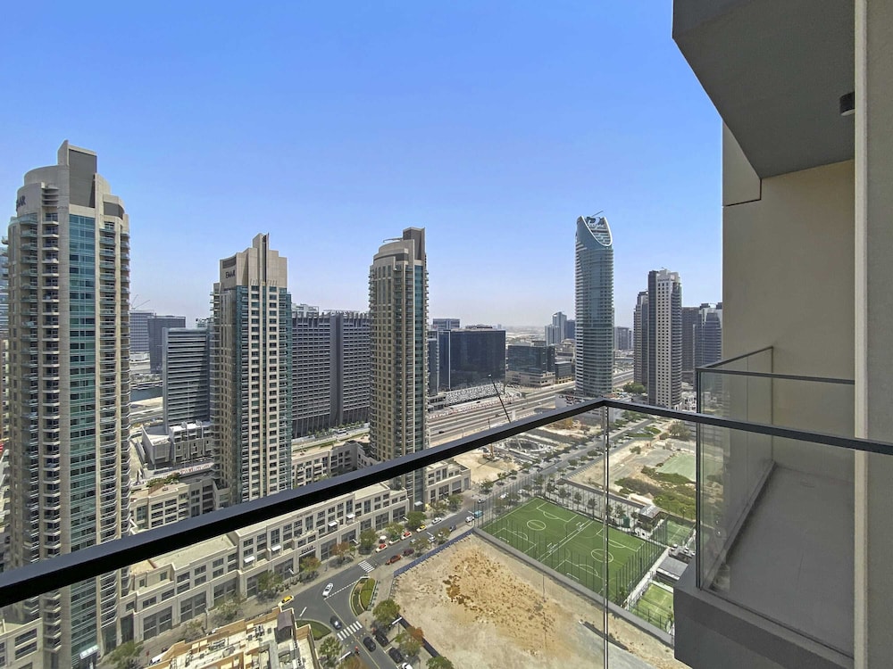 Silkhaus Burj Royale in Downtown Gym Pool