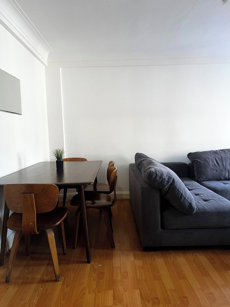 Marble Arch Chic Apartment With Air Conditioner