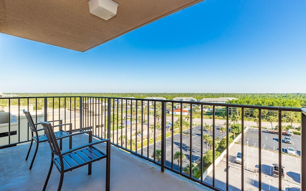 Phoenix I 1071 3 Bedroom Condo