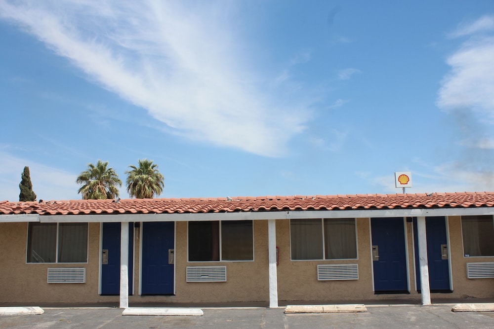 Blythe Vacations - Travelodge by Wyndham Blythe - Property Image 1