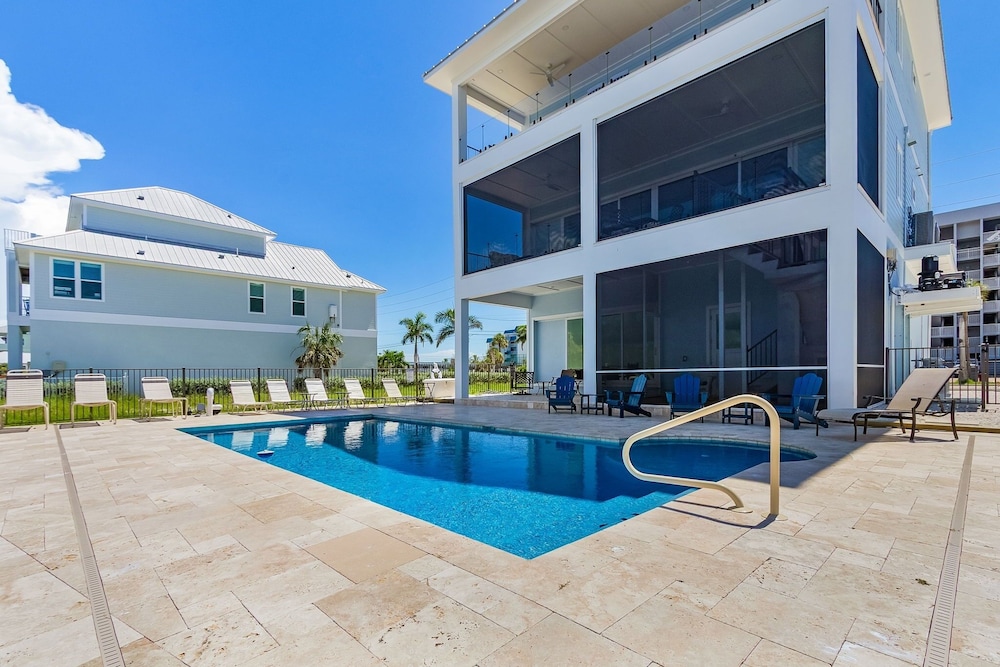 319 Bay & Beach Blessings: Pool Home W/ Water Views! 4 Bedroom Home