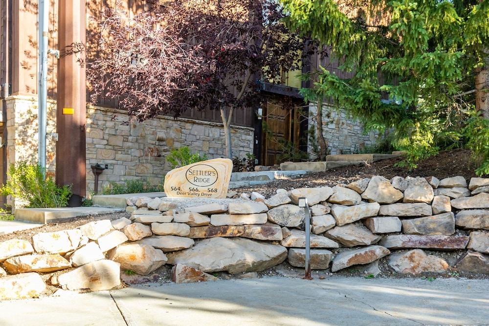 Deer Valley Den by Avantstay Beautiful Home in Ideal Location in Park City