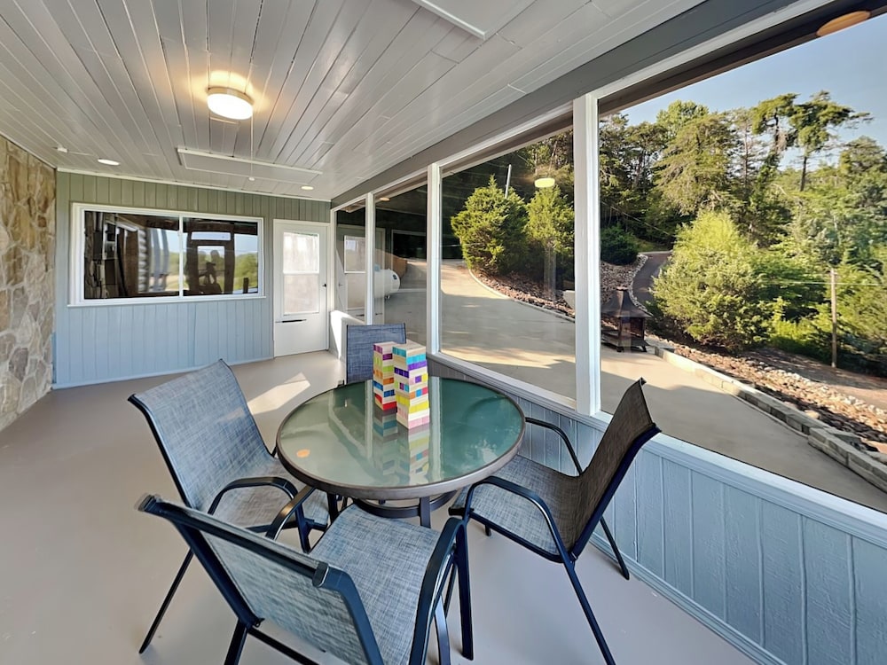 Tranquil Cove by Jackson Mountain Rentals