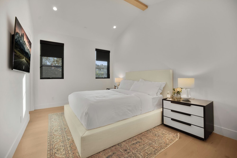Kraft Villa - Luxury Living Redefined w/ Pool