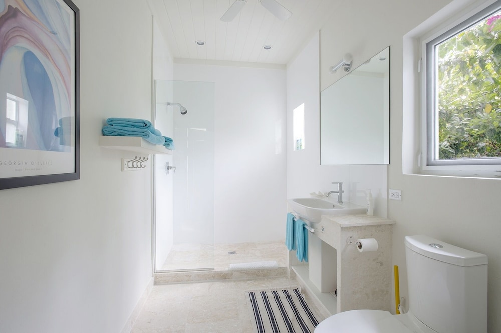 Med Point 1 Bedroom Home - Property Image 23