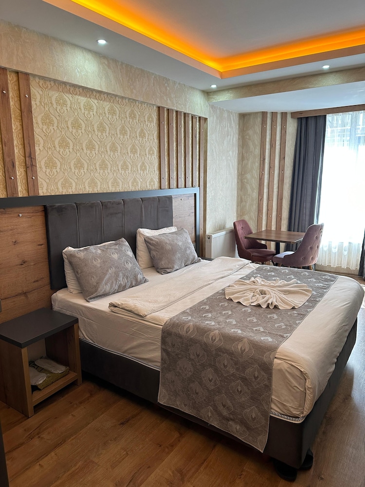 HOTEL PERA WHİTE