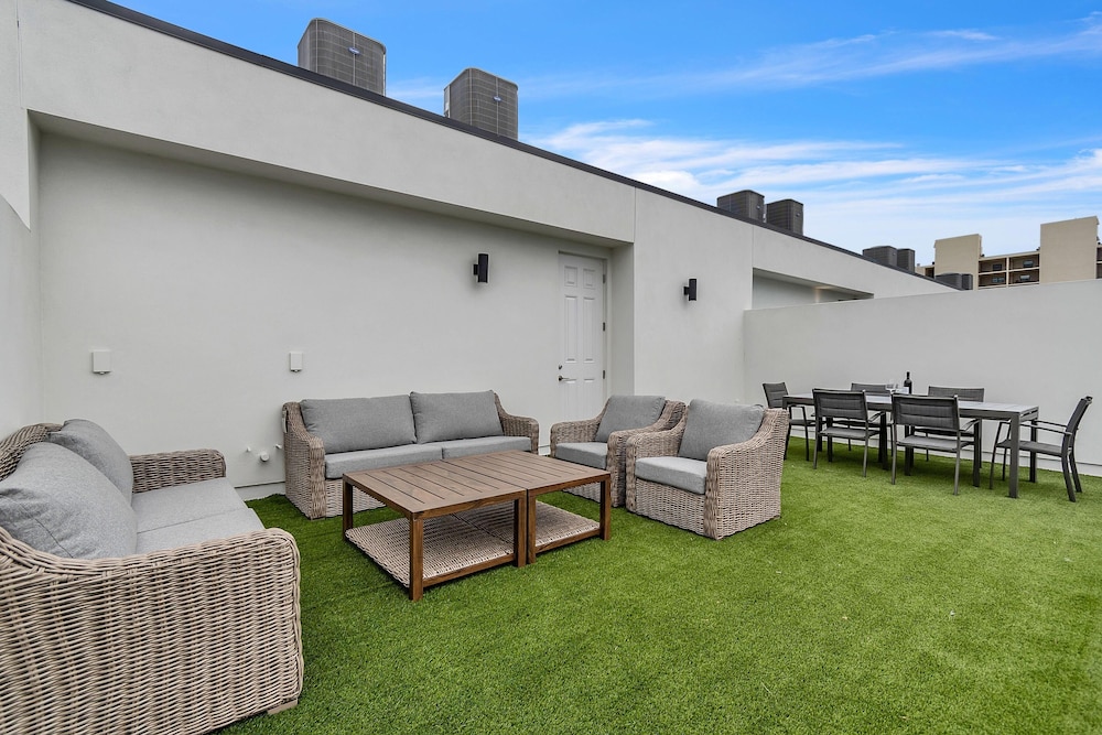 Azul Townhomes A1