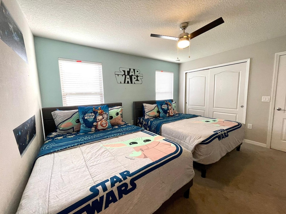 Home 8 Bdrm at Windsor Westside With Top Amenities