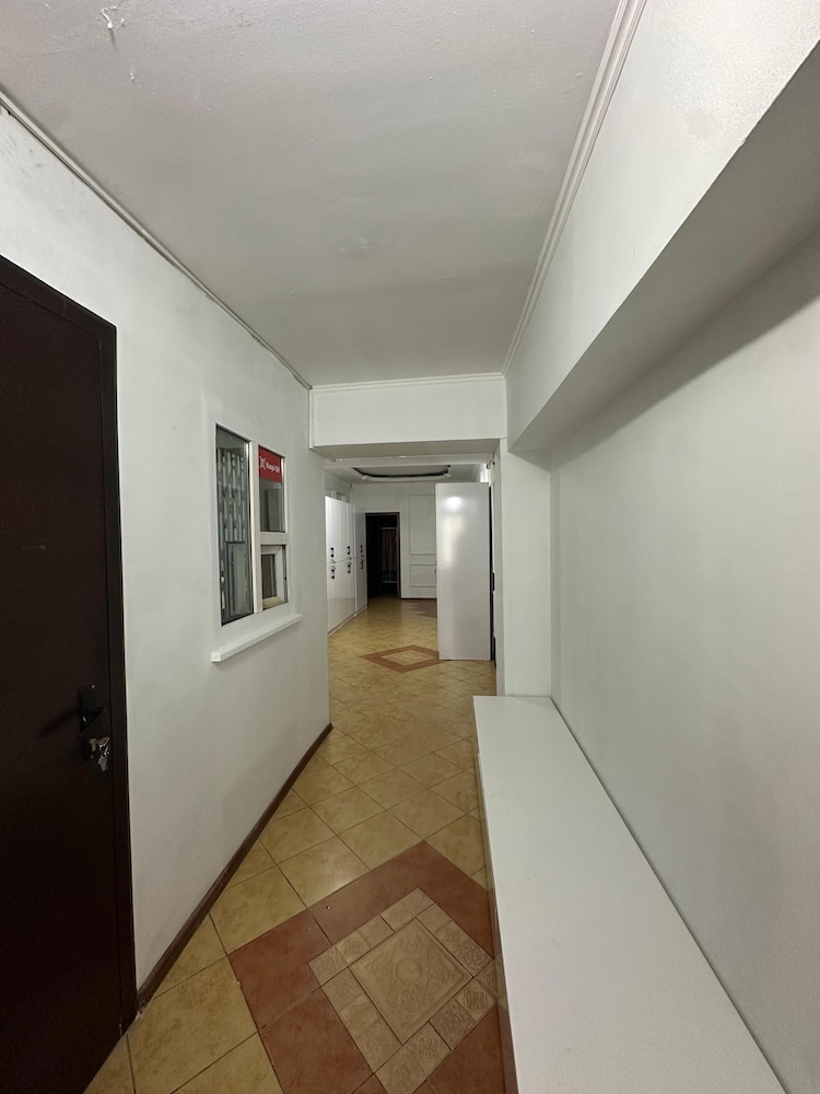 Rooms Tolebi.