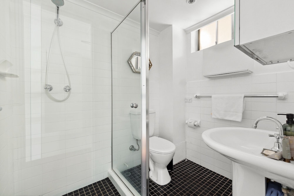 Stylish Studio in the Heart of Vibrant Surry Hills