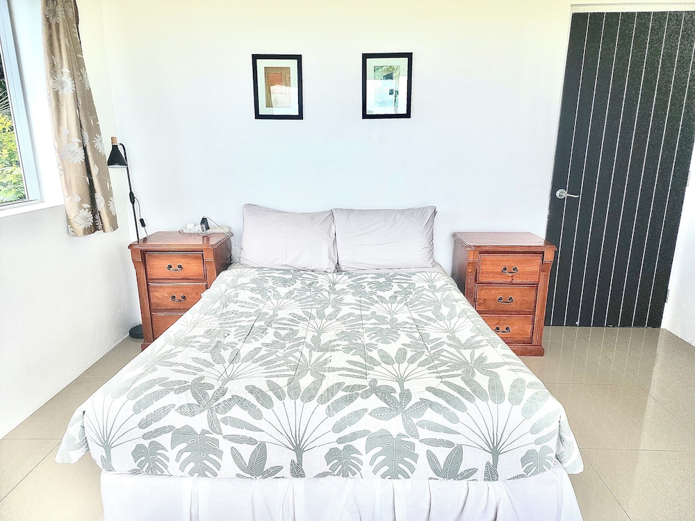 Nikao Hillside Suite