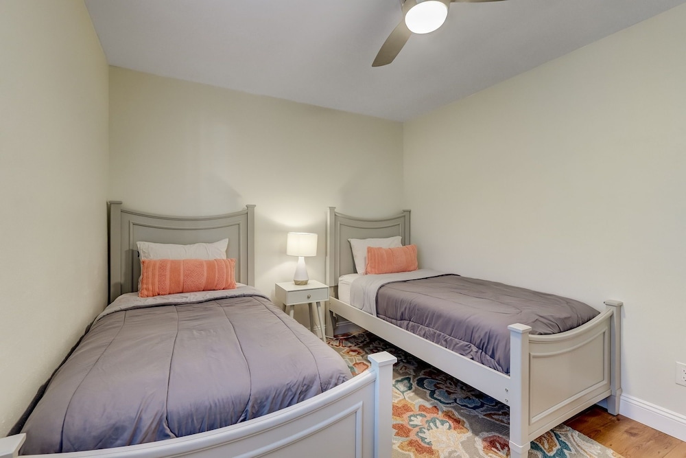 Amelia Landings 9e 2 Bedroom Condo