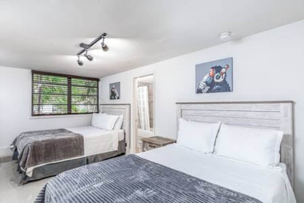 1720 Wa Kee 1B 4 Queen Beds Sleep 8 Pool Parking Wi-fi Patio