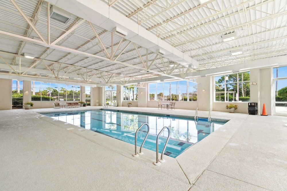 Luxury 3 Bed 3 Bath Resort Beaches Pool Golf