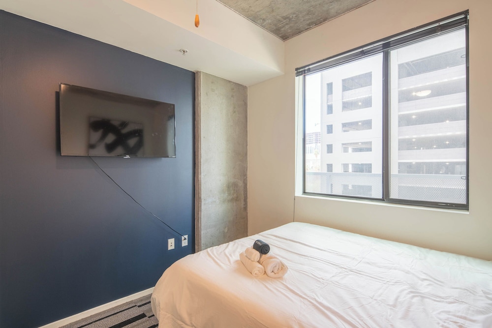 ROVE LIVING/KL - Roosevelt Point