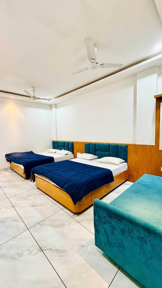 Hotel Raj Inn