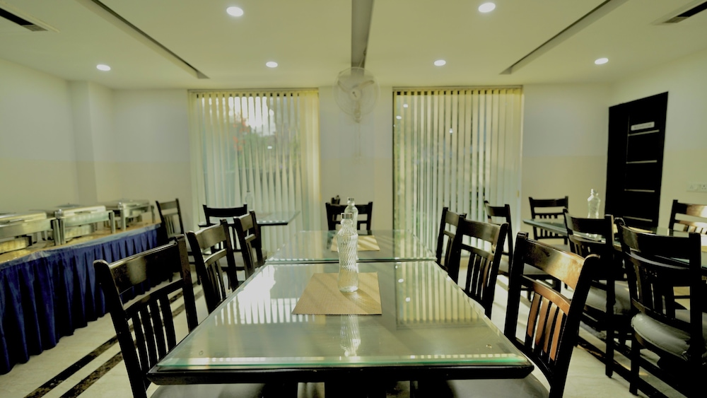CORPORATE STAYS-SUNCITY