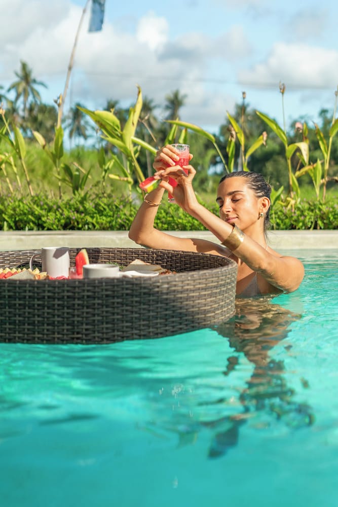 Xanadu - 5BR Ubud Designer Villa, Pool with Rice Fields Views