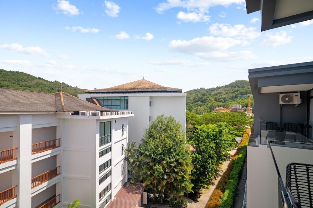 Wyndham Gardens 1321 Studio, 1min to Naithon Beach