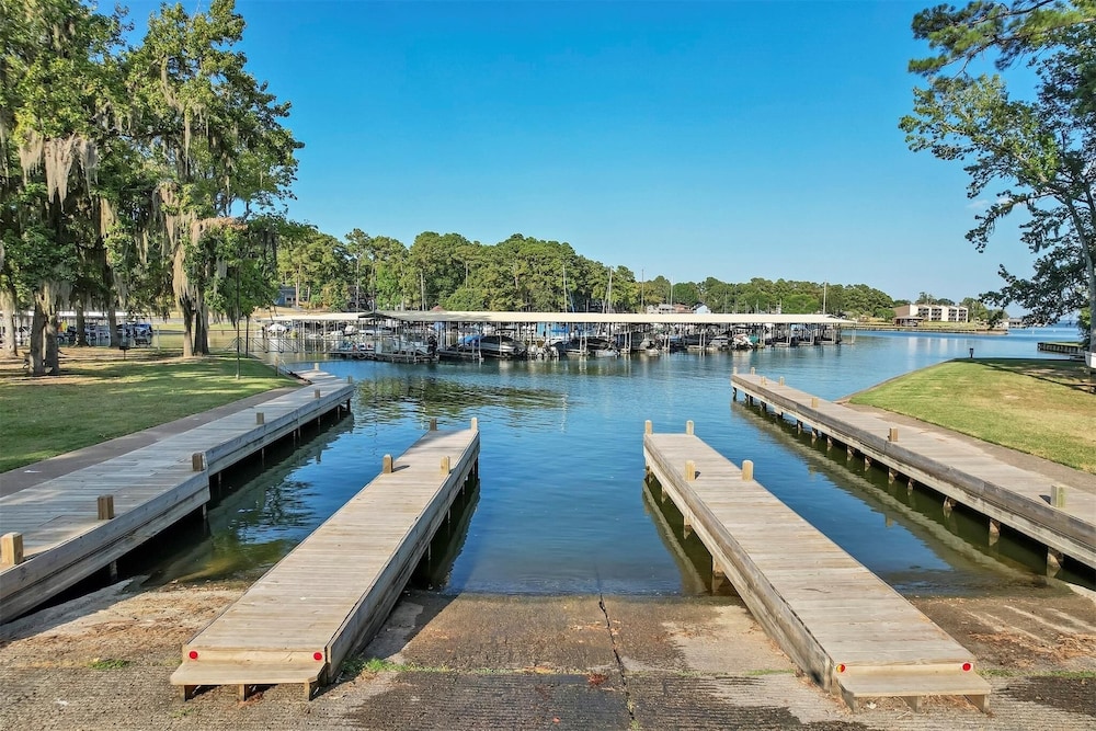 Wooded Lake Retreat 3 Bedroom Home