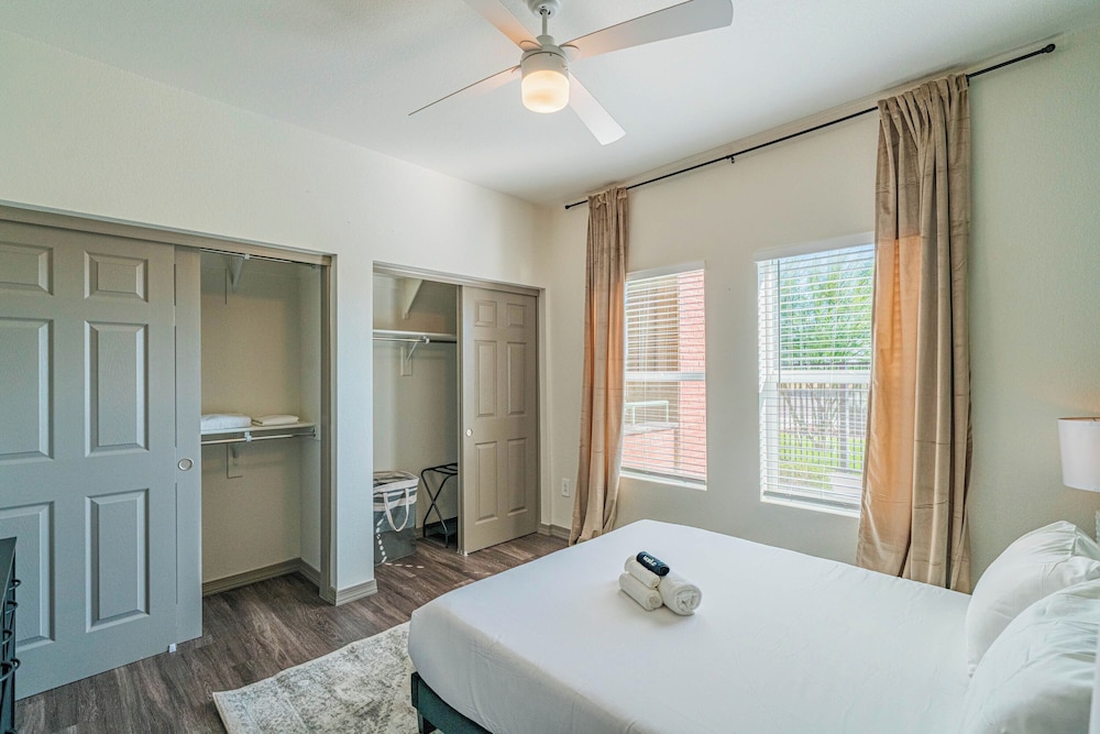 ROVE LIVING/KL - Cardinal 95