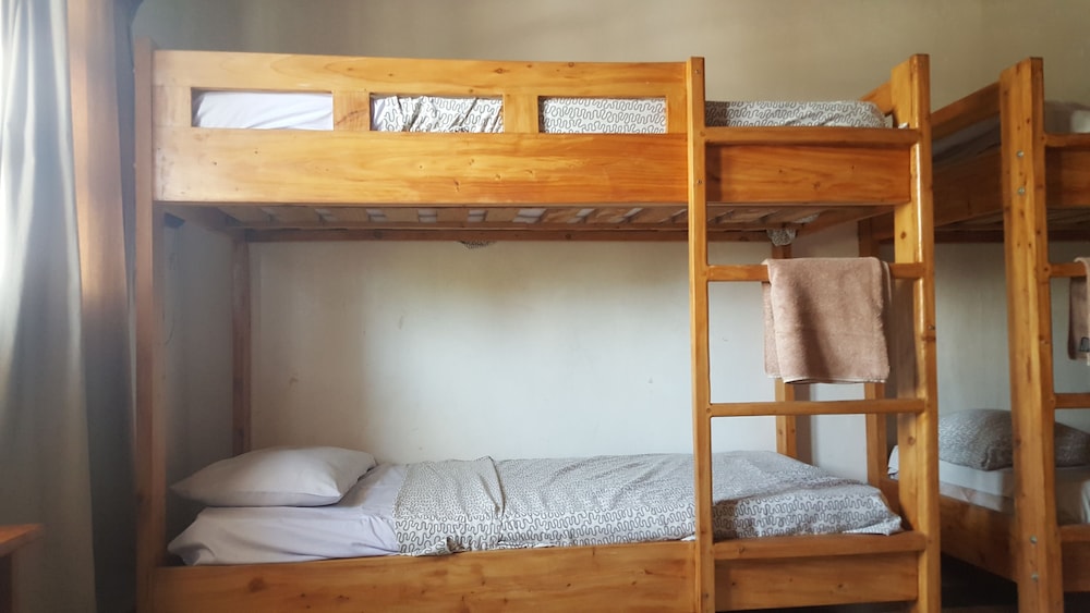 Q-Bar & Guest House
