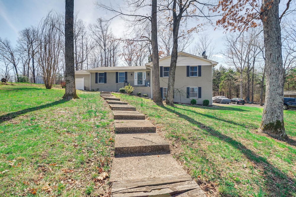 4 Mi to Wku: Hilltopper's Hideaway w/ Grills!