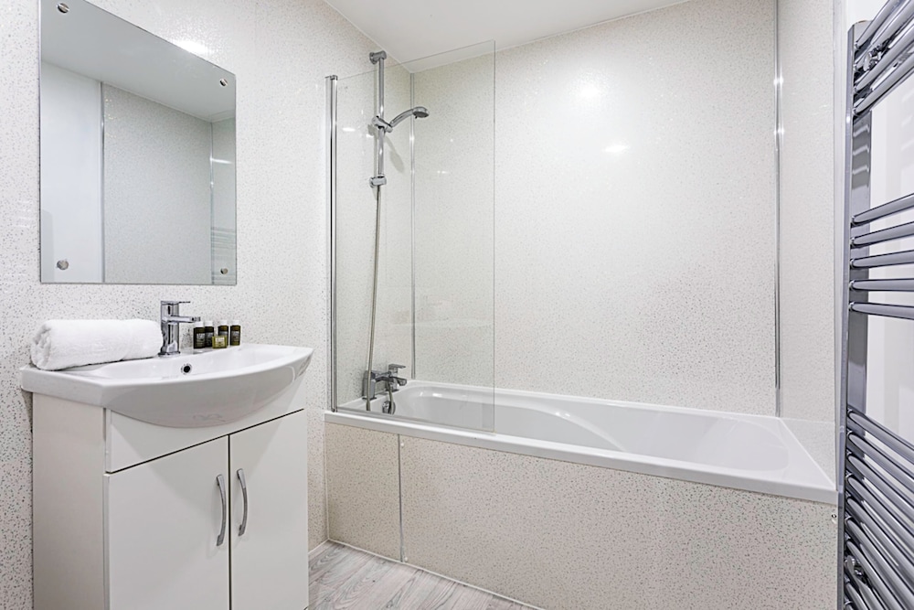 Modern Clapham Apartment