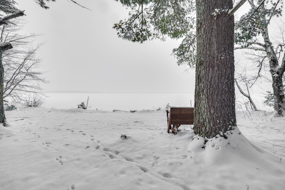 Charming Cabin on Grindstone Lake