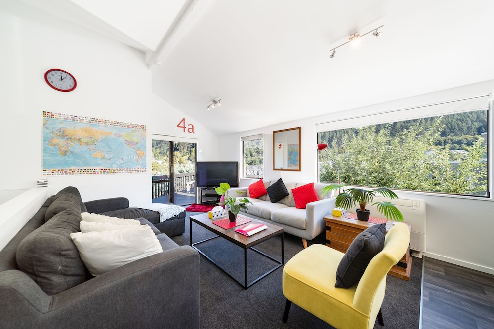16 guests. Unique, central, mountain & lake views