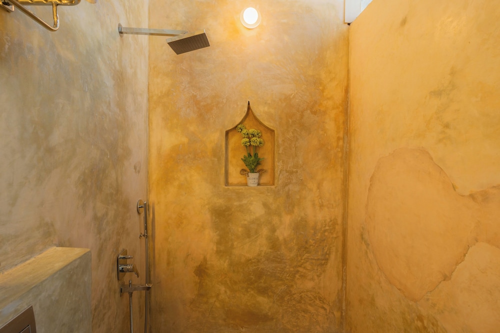 La Vaiencia Luxury Apartments