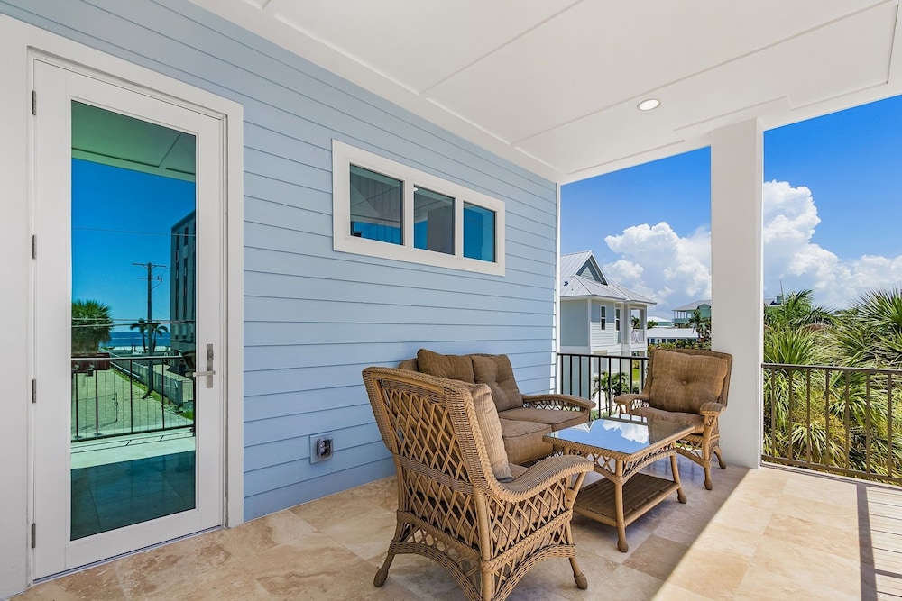 319 Bay & Beach Blessings: Pool Home W/ Water Views! 4 Bedroom Home