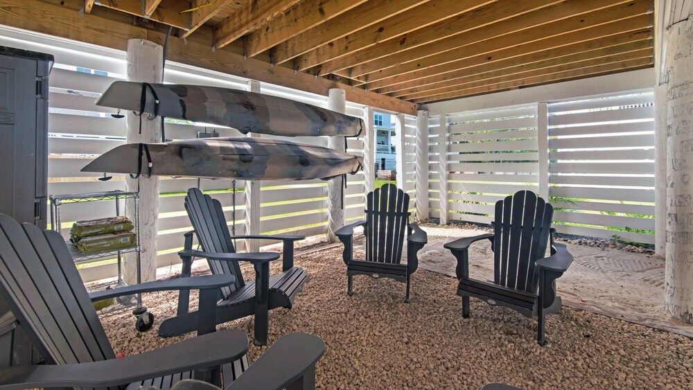 4BR Home With Deck & Grill Fun + Free Attraction Tickets!