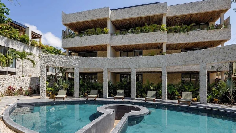 Hidden Gem With Private Pool and Rooftop Terrace