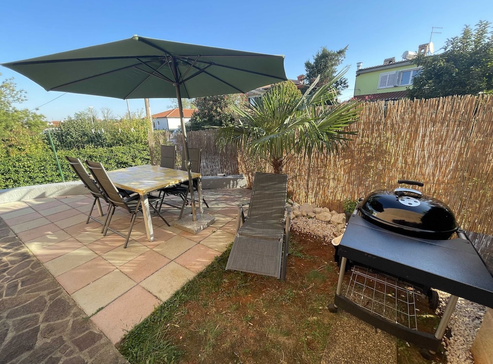 Classic and Modern Umag Apartment With Terrace and BBQ