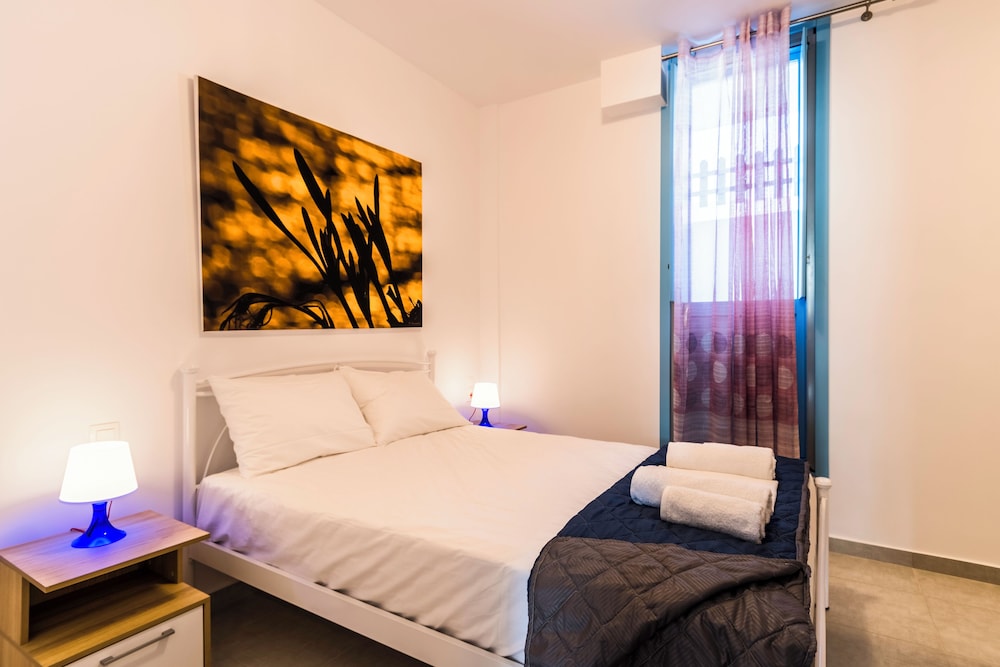 ADELPHI APARTMENTS
