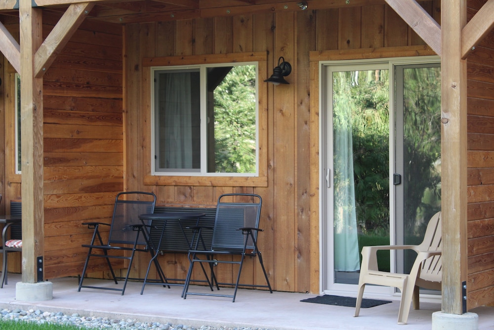 Methow River Lodge & Cabins