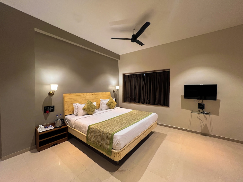 Yash Resort