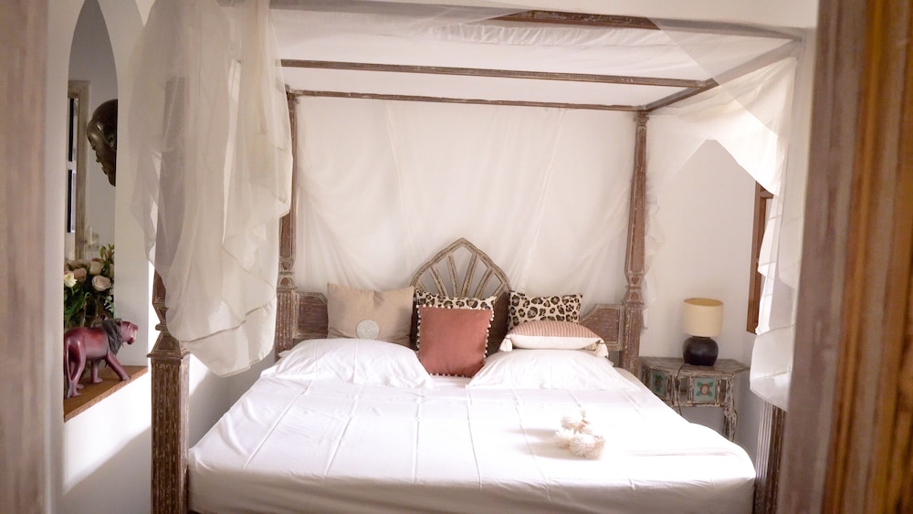 Simba Wakike Luxury Villa view 4